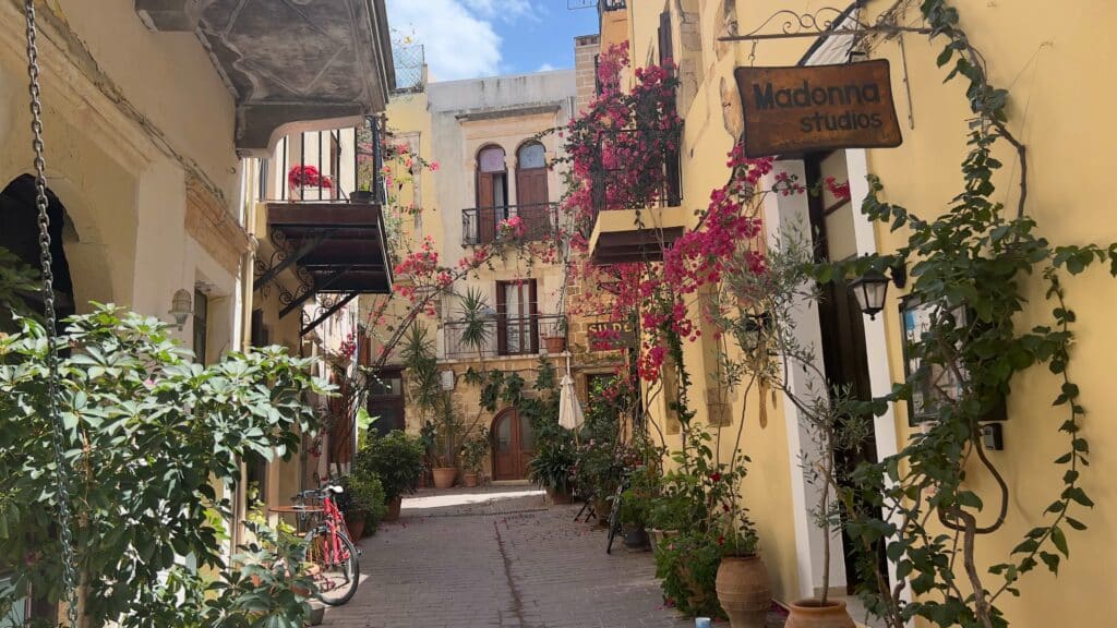 גילוי חאניה, יוון: מדריך להשכרת דירה